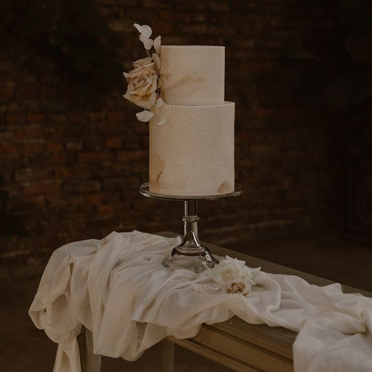 Marble Detail Wedding Cake on Silver Stand
