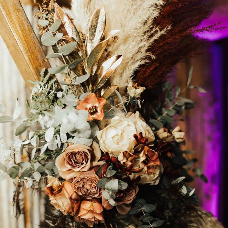Beautiful Wedding Flowers for Autumnal Wedding with Pampas Grass