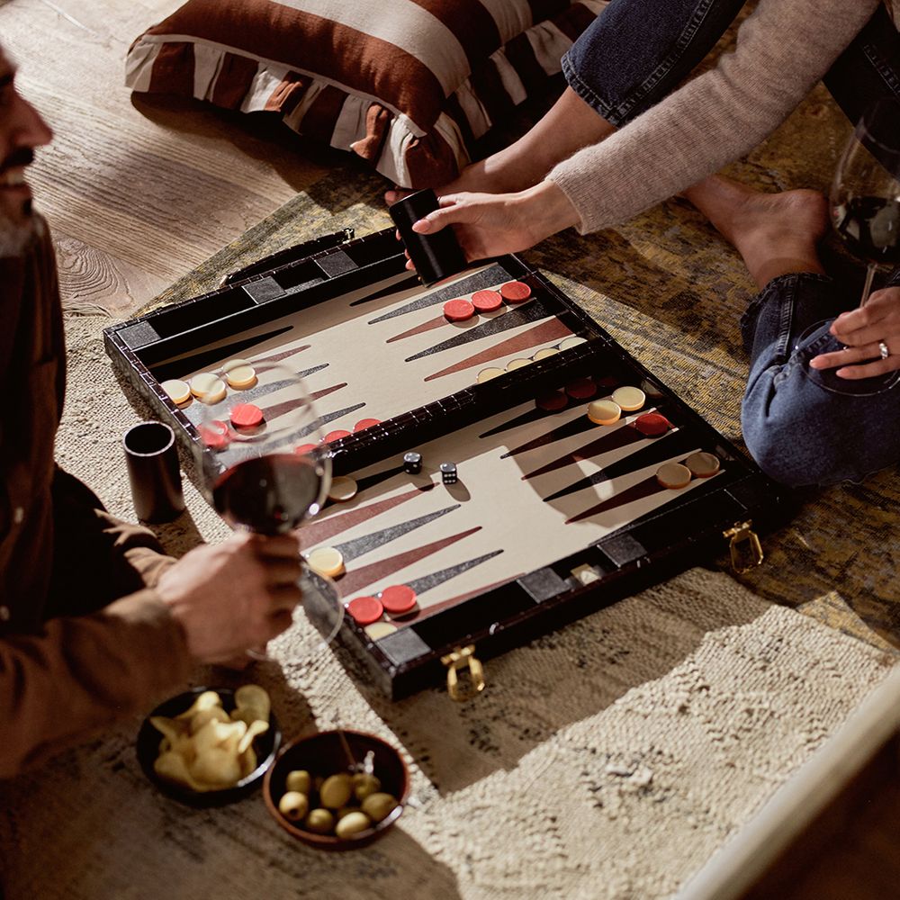 living-room-people-playing-board-games