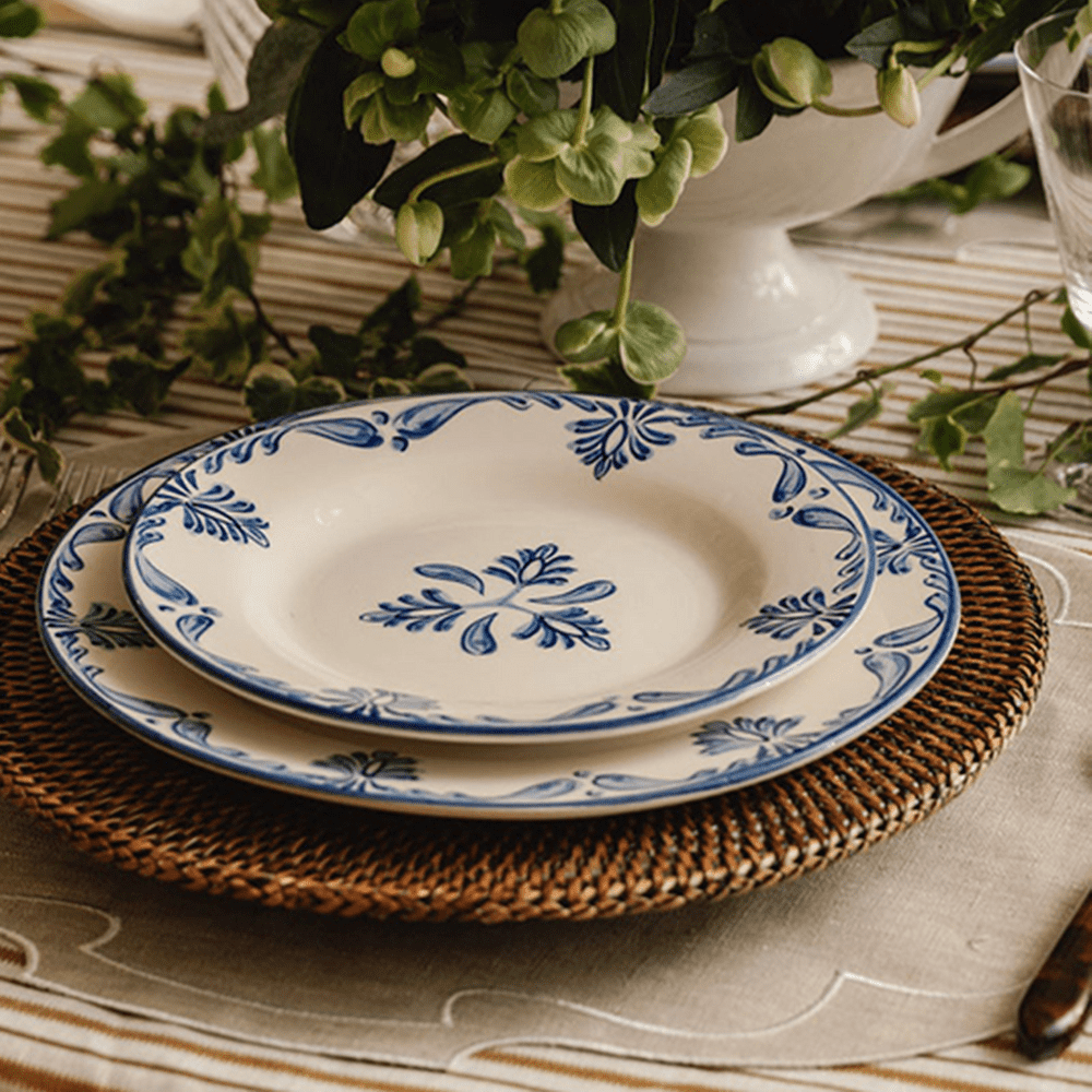 patterned-blue-plate-place-setting