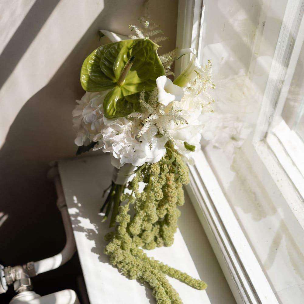 anthurium amaranthus bouquet windowsill