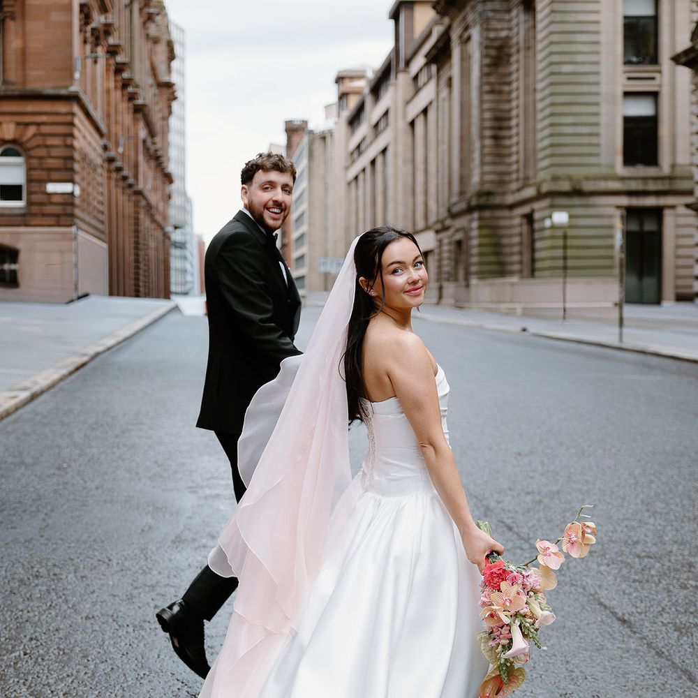 bride groom glasgow city street
