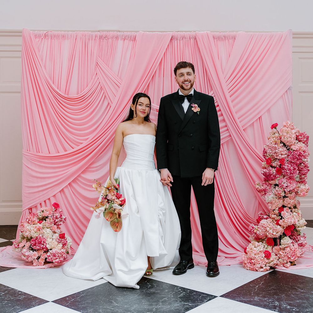 bride groom hydrangea column backdrop