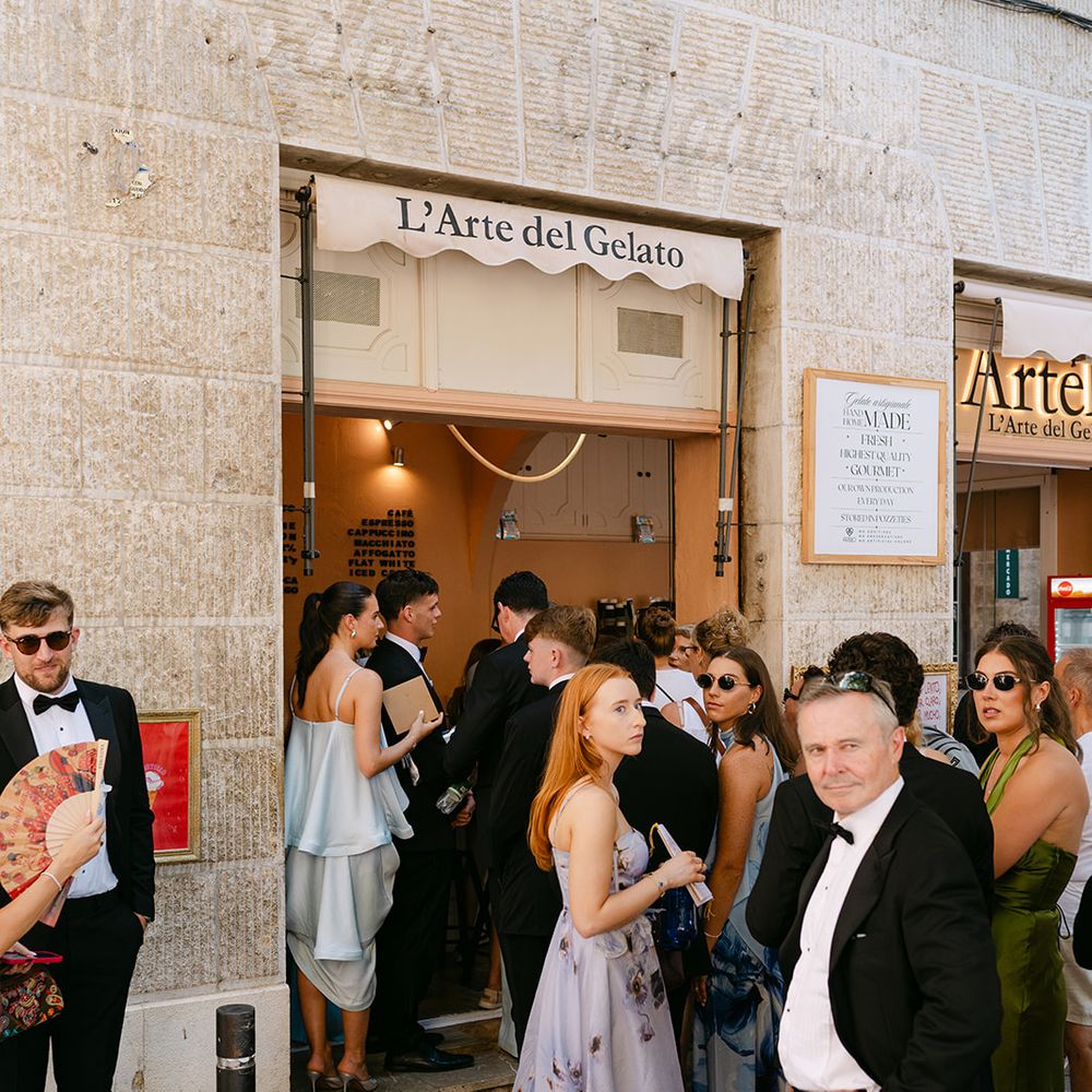 guests larte del gelato shop