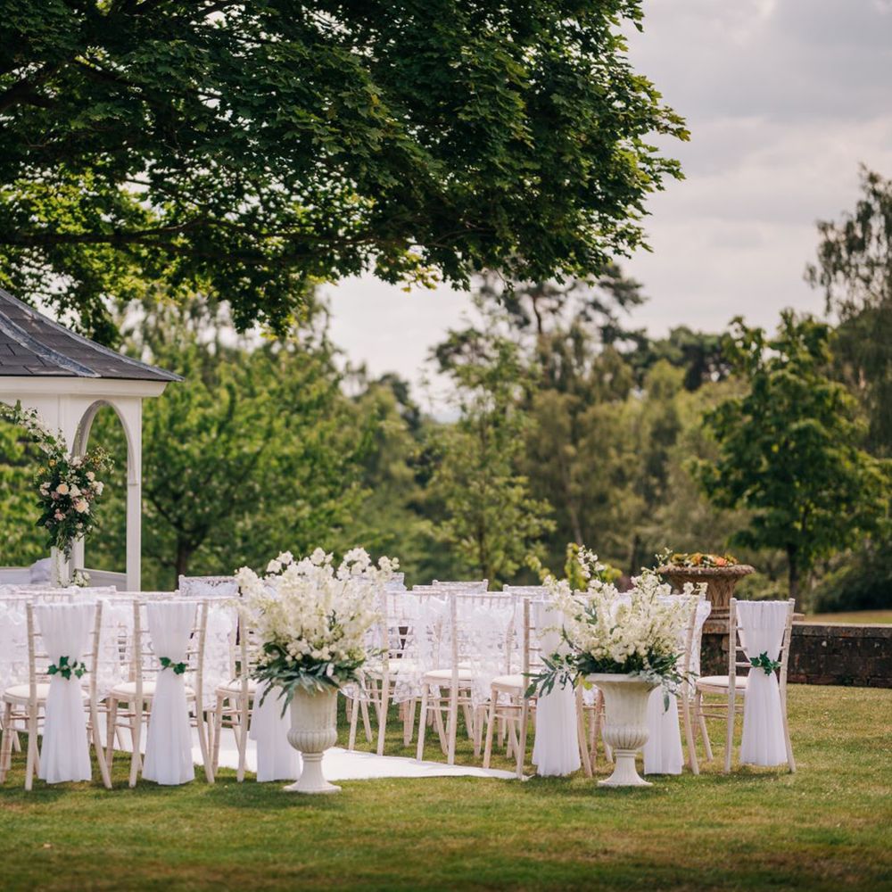 outdoor wedding ceremonies at foxhills surrey
