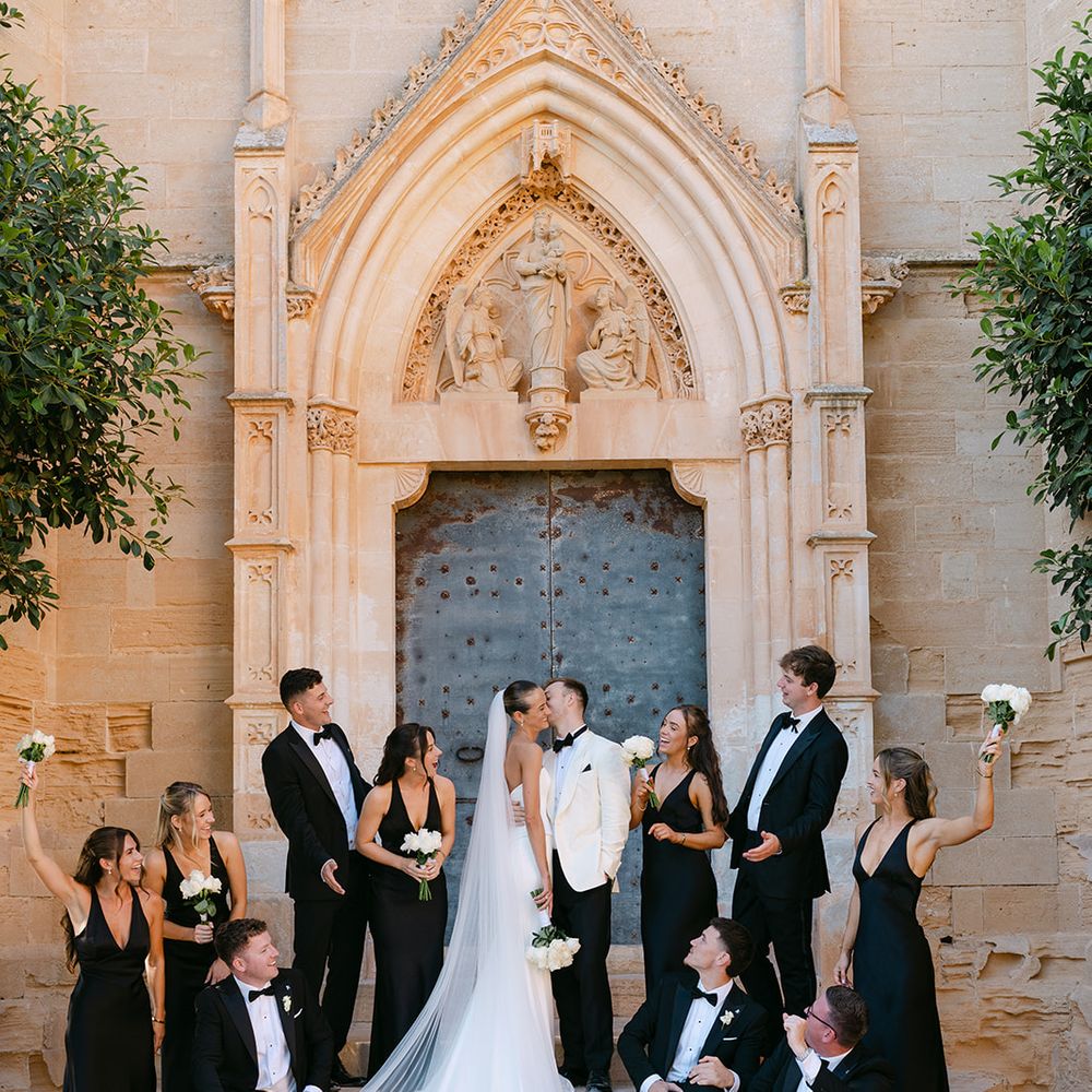 wedding party group portrait doorway