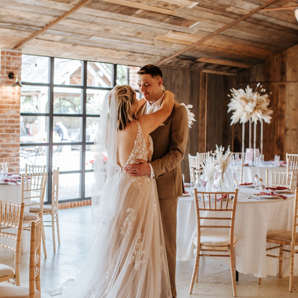 Stratton Court Barn | Wedding Venues in Oxfordshire