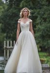 https://rockmywedding.co.uk/7416/5315/8441/5541-stephanie_allin_dress.jpg