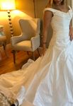 https://rockmywedding.co.uk/8316/2236/8611/2122-c23f13a4-c6dd-4579-a1c3-762e08fff9e0.jpeg