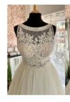 https://rockmywedding.co.uk/8716/9165/9386/14103-wedding_fress_back.jpg