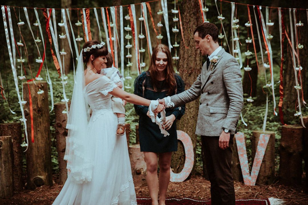 Handfasting Ceremony And How To Do It - Rock My Wedding