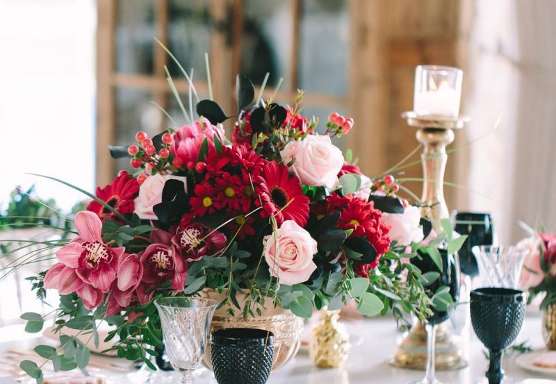 Wedding Inspiration With Black And Red Colour Scheme & Gold Accents 