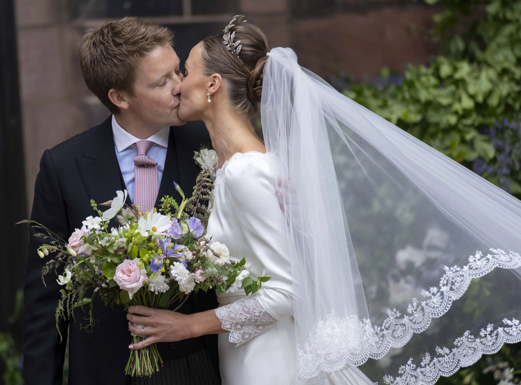 hugh-grosvenor-duke-of-westminster-and-olivia-grosvenor-duchess-of-westminster-after-their-wedding.jpg