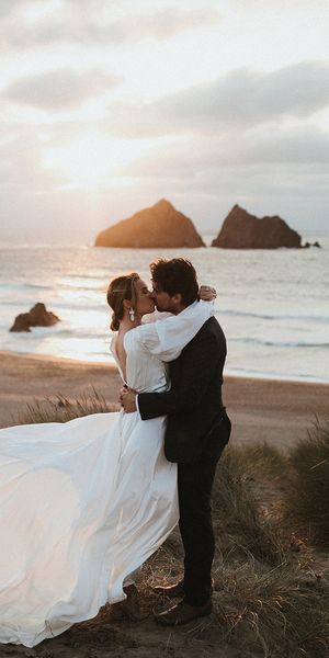 Cornwall wedding venue with beach setting