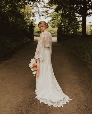 lace sleeve wedding dress
