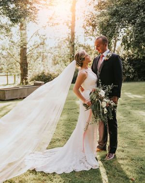 barn wedding flowers