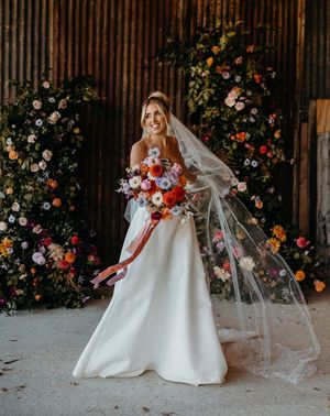 Silchester Farm in Hampshire wedding with bride in Jesus Peiro wedding dress
