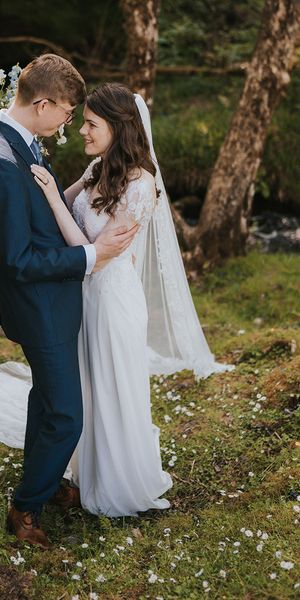 Badgers Holt wedding in Dartmoor with blue wedding theme.