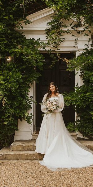 Bride in a Phillipa Lepley wedding dress for classic wedding at Sprivers Mansion.