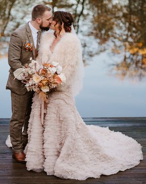 autumnal wedding at Styal Lodge