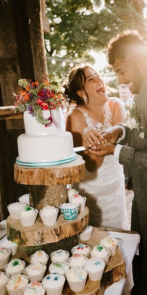 sarah-daniel-boatmere-barns-wedding