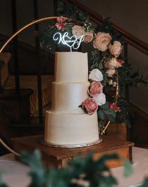 kirsty-james-glewstone-court-country-house-wedding