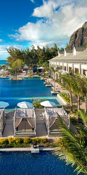 mauritius-honeymoon-guide-2025-st-regis-le-morne