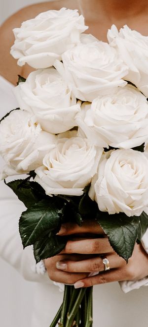 white rose bouquet Valentine's Day proposal ideas