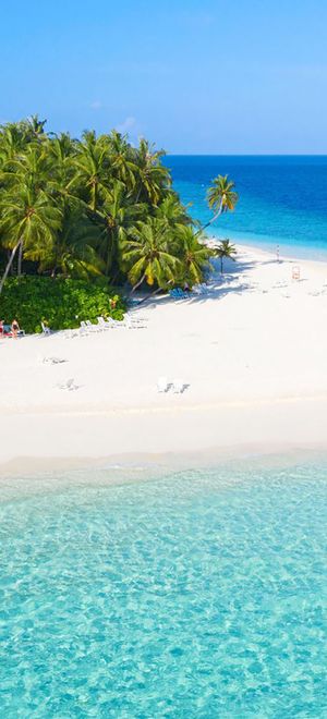 maldives honeymoon beach view with turquoise sea