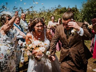 wedding confetti shot, Alexa Poppe