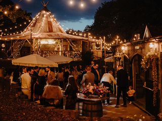 As the sun sets and your evening guests arrive, enjoy cocktails on the patio adorned with festoon lights and disco balls. Photo credit: Kit Myers