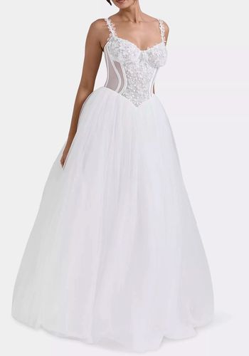 princess tulle wedding dress with sweetheart neckline, floral lace embroidery, and corseted bodice.