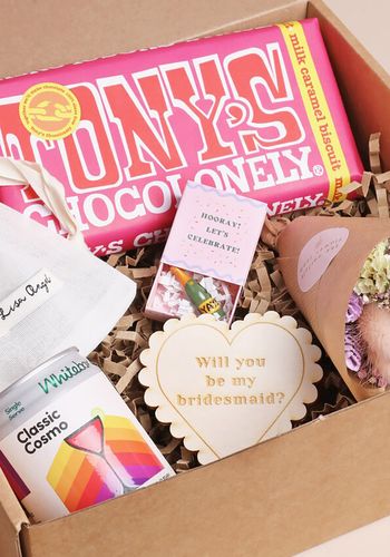 build your own bridesmaid gift box with various options to customise each hamper, including mini tokens, sweet treats and jewellery.