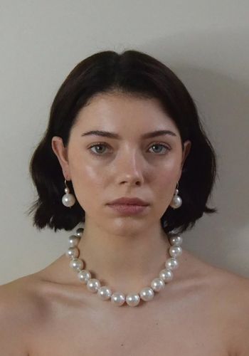 bridal wedding necklace with large shell-coated pearls from Margaux Studios 