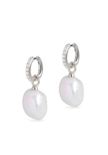 olivia-and-pearl-baroque-pearl-and-diamond-earrings