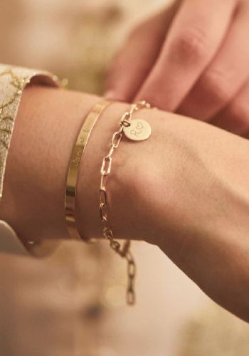 dainty-love-links-bracelet-gold