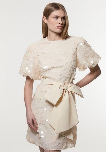 30 Best Short Bridesmaid Dresses for Peak Wedding Season