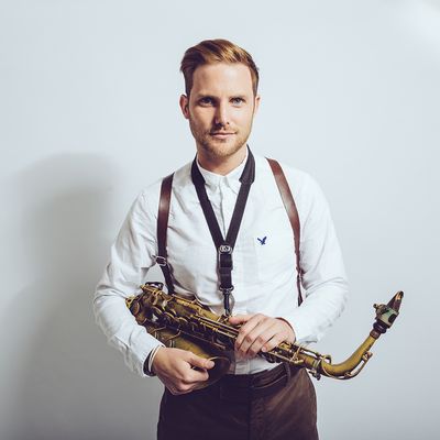 Brendan Mills – DJ & Saxophonist