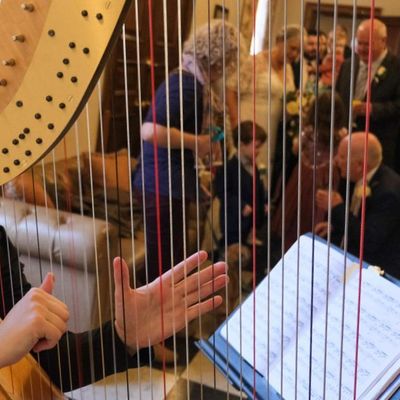 Aoife Miralles, Harpist