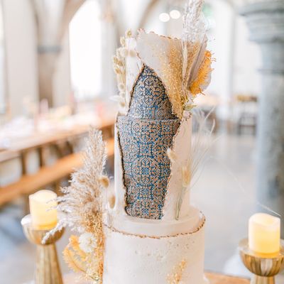 Cake Design by Holly Miller