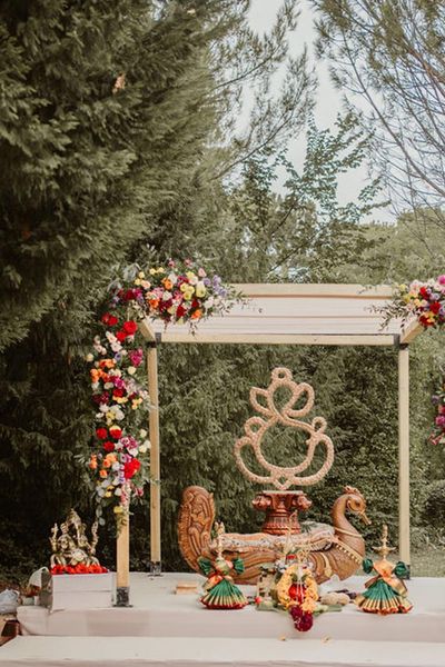 Outdoor Hindu marriage ceremony at Domaine de Blanche Fleur in Provence with fruit centrepieces & several outfit changes by Soozana Pvan 