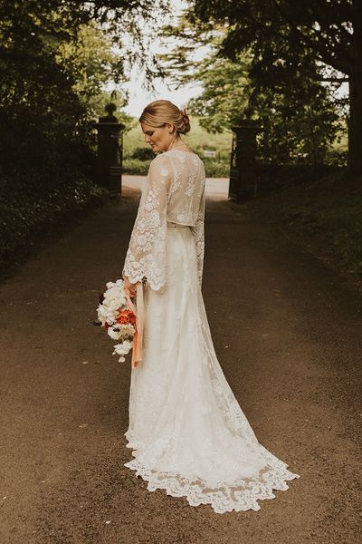 lace sleeve wedding dress