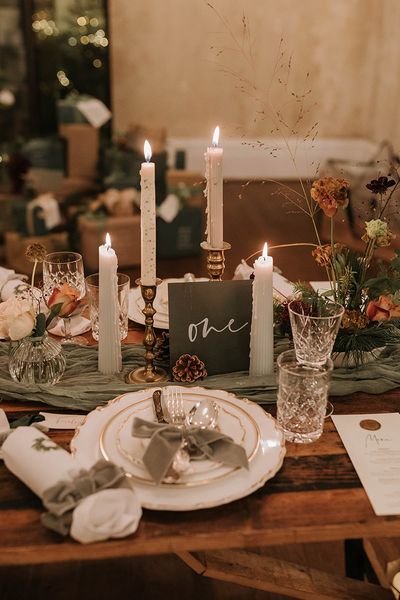 Green Christmas theme wedding at Ripple Court Estate