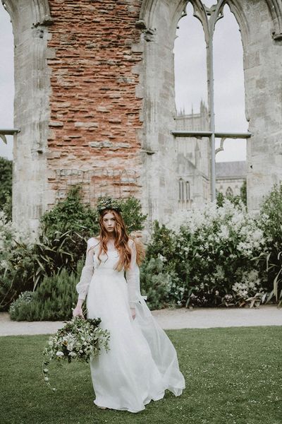 romantic wedding inspiration at Bishop's Palace Wells, Somerset