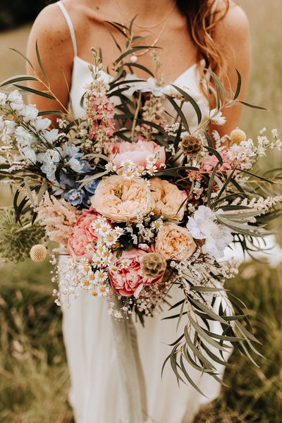 How To Choose Your Wedding Florist 