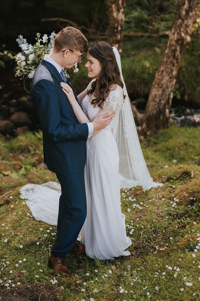 Badgers Holt wedding in Dartmoor with blue wedding theme.