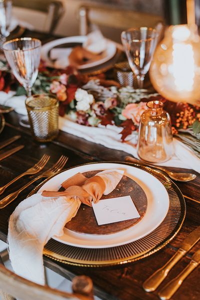 Autumn wedding ideas with seasonal wedding tablescape and orange decor