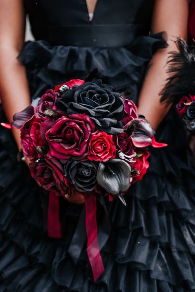 red and black rose wedding bouquet gothic wedding ideas