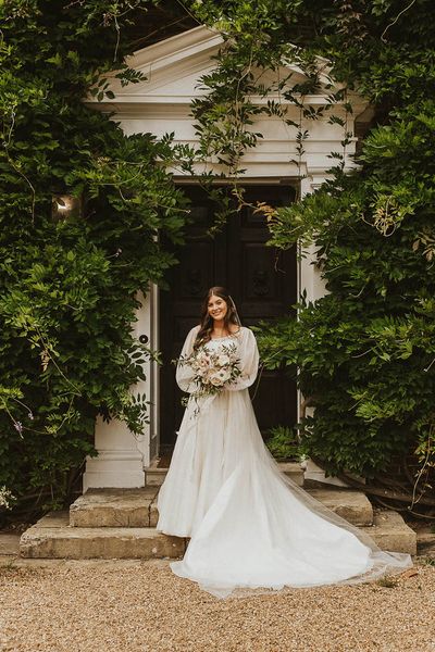 Bride in a Phillipa Lepley wedding dress for classic wedding at Sprivers Mansion.