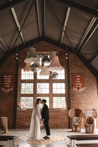 The Giraffe Shed wedding with retro 70s theme and DIY decor